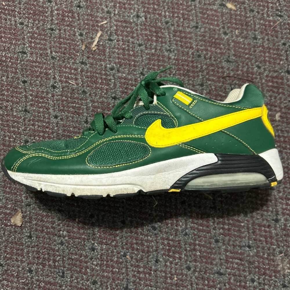 Nike shoes - Picture 2 of 4